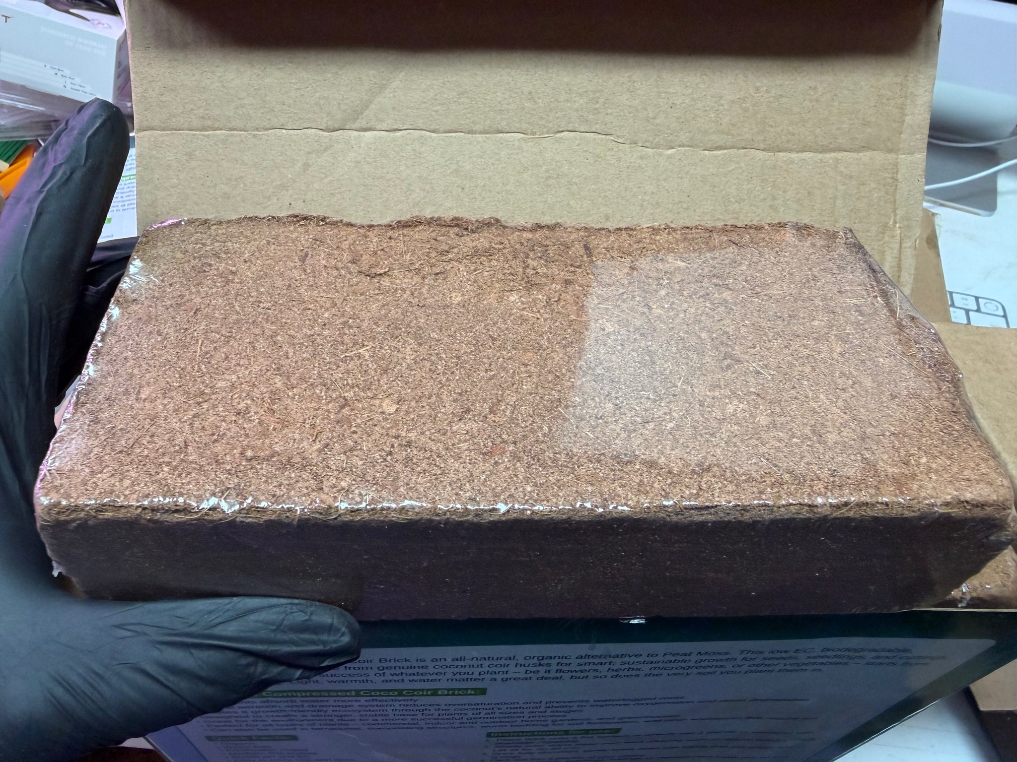 Coconut Coir Brick (Half Cubic Foot)